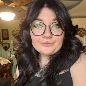 Meet your Posher, Alyssa